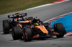 开云体育APP下载-迈凯伦横扫索伯车队，塞恩斯带队取胜