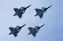 开云sport-法拉利鏖战红牛二队，阿隆索的烈火，是围场里不灭的灯塔