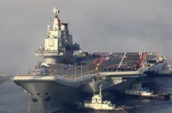 开云体育在线-跨越大洋的决战，勇士客场险胜，欧文末节统治力粉碎广东队