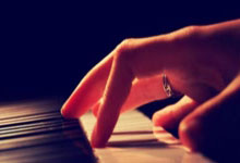 开云体育在线-拜仁封神夜!数据铁幕锁死姆巴佩,欧冠登顶的终极密码