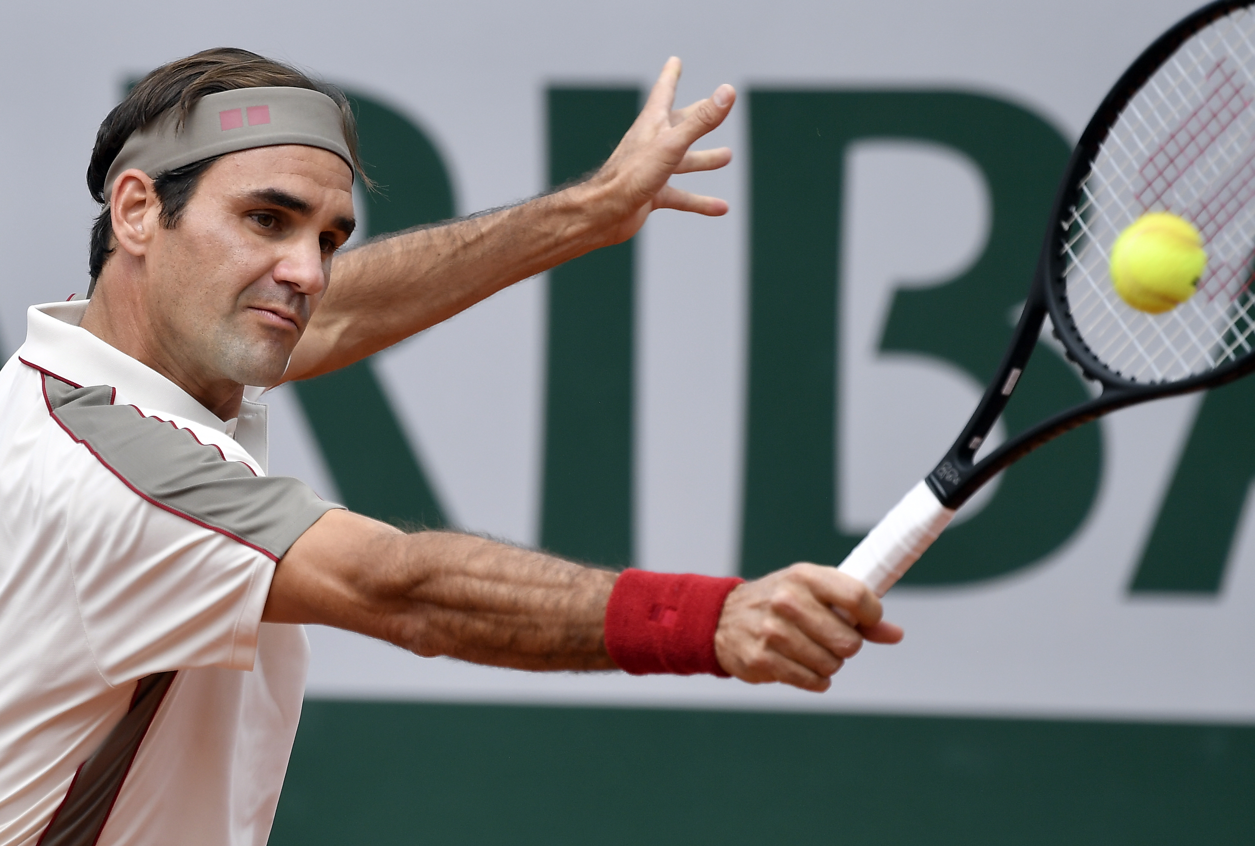 法国网球队完胜意大利网球队,费德勒打破历史纪录的简单介绍 法国网球队完胜意大利网球队,费德勒打破历史纪录的简单介绍