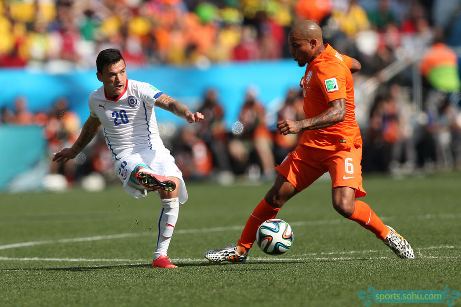 智利逆转韩国，罗本送出助攻