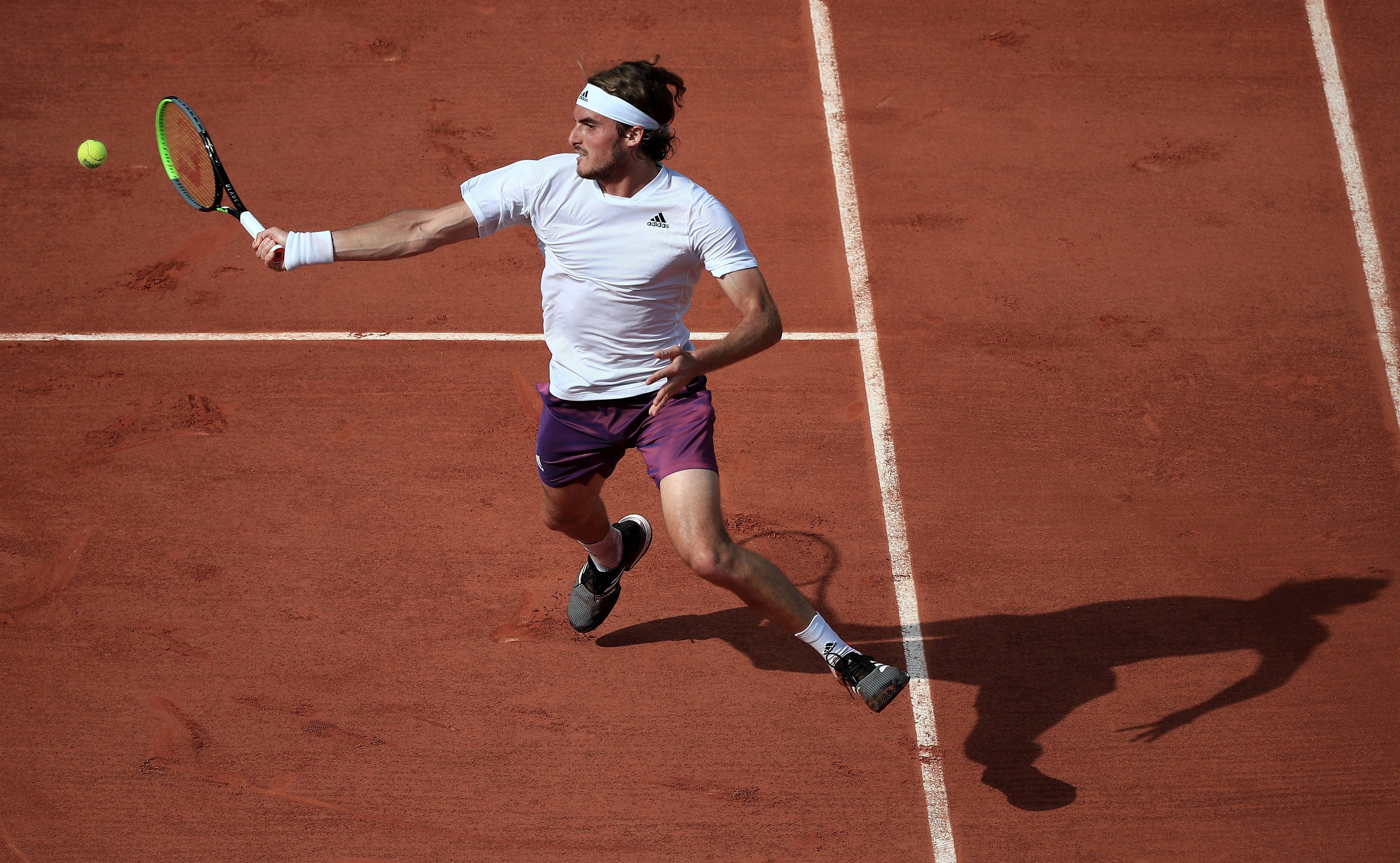 意大利网球队力克法国网球队，西西帕斯三分雨点燃全场