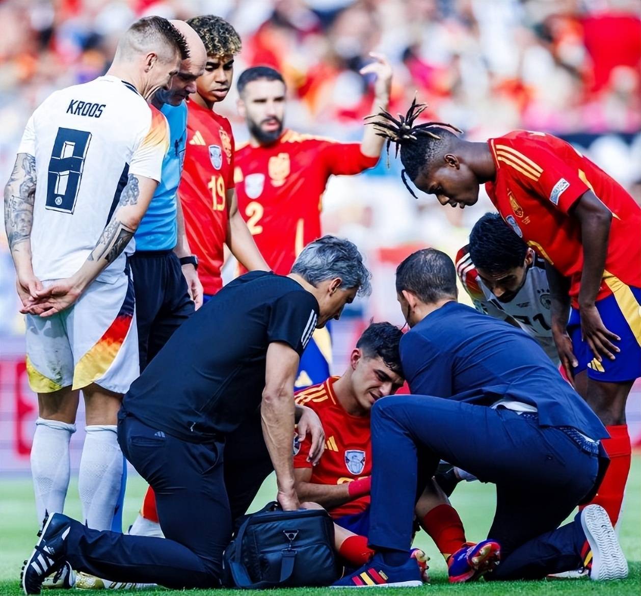 英格兰逆转韩国，佩德里统治全场