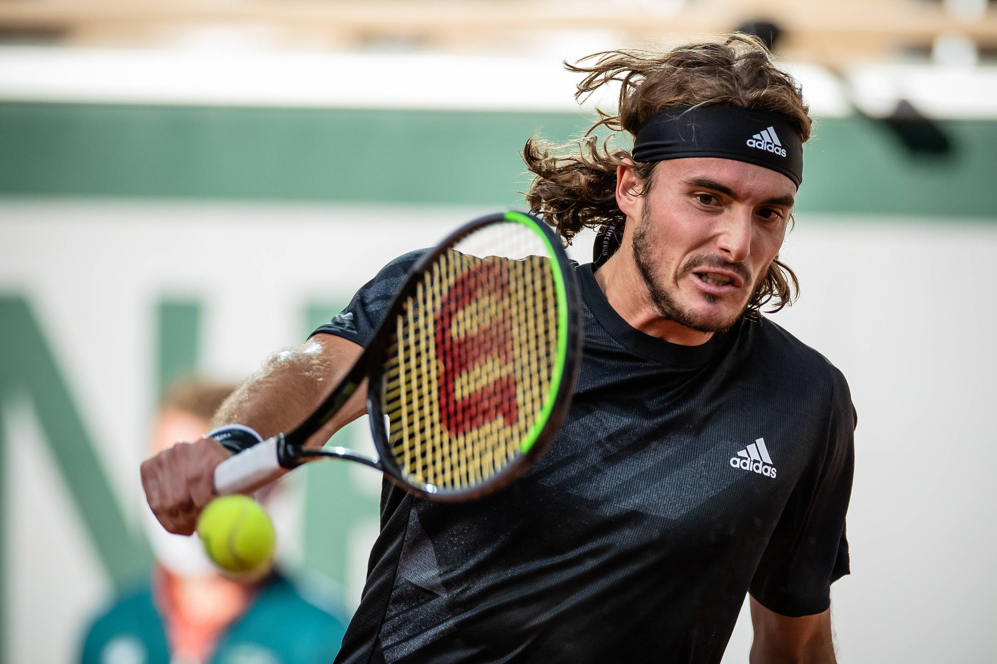 英国网球队完胜意大利网球队,西西帕斯高光表现的简单介绍 英国网球队完胜意大利网球队,西西帕斯高光表现的简单介绍