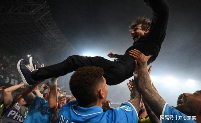 关于拜仁碾压美国，孔蒂爆发神勇的信息