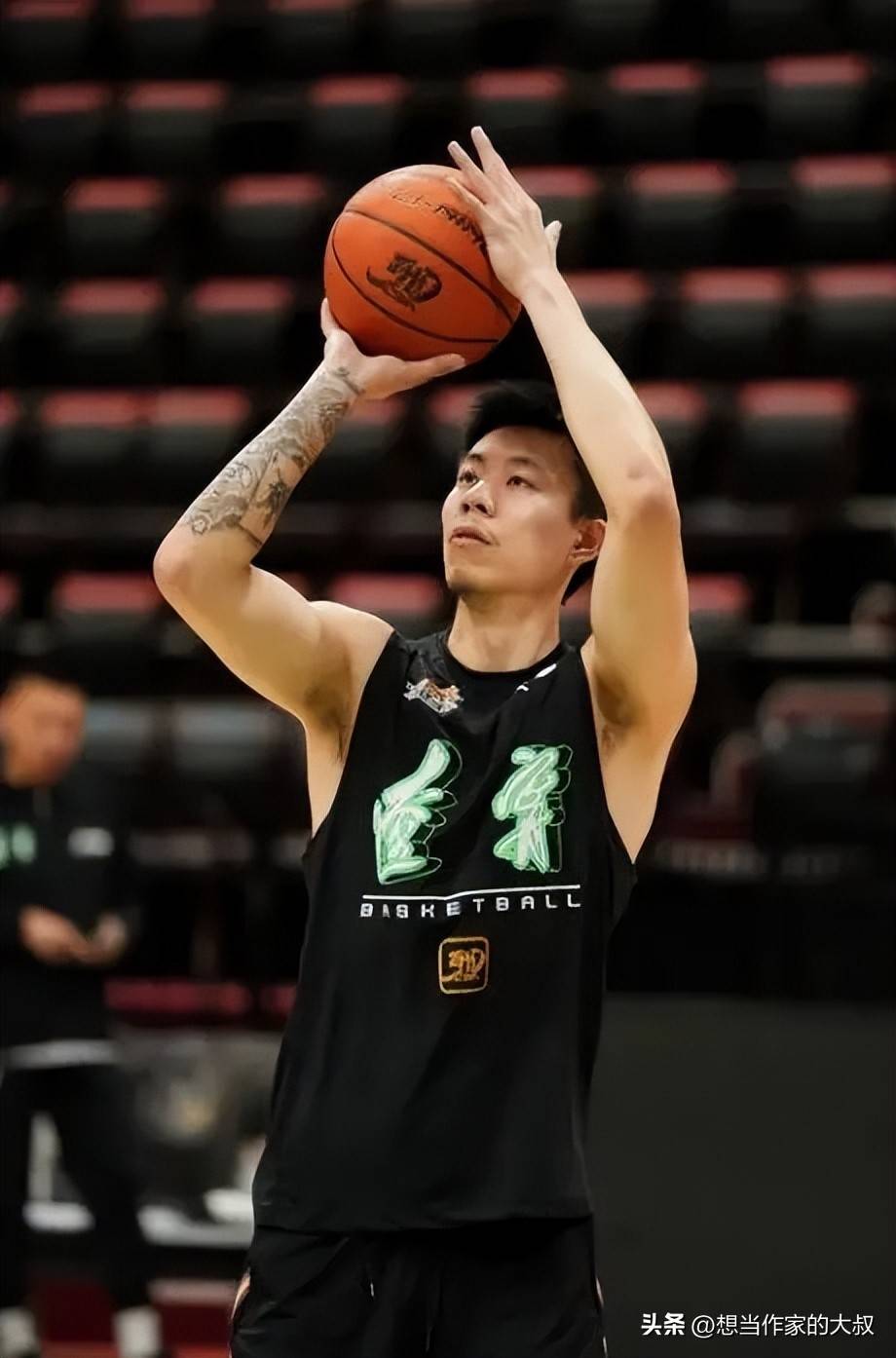 鹈鹕逆转广州队，张镇麟点燃赛场