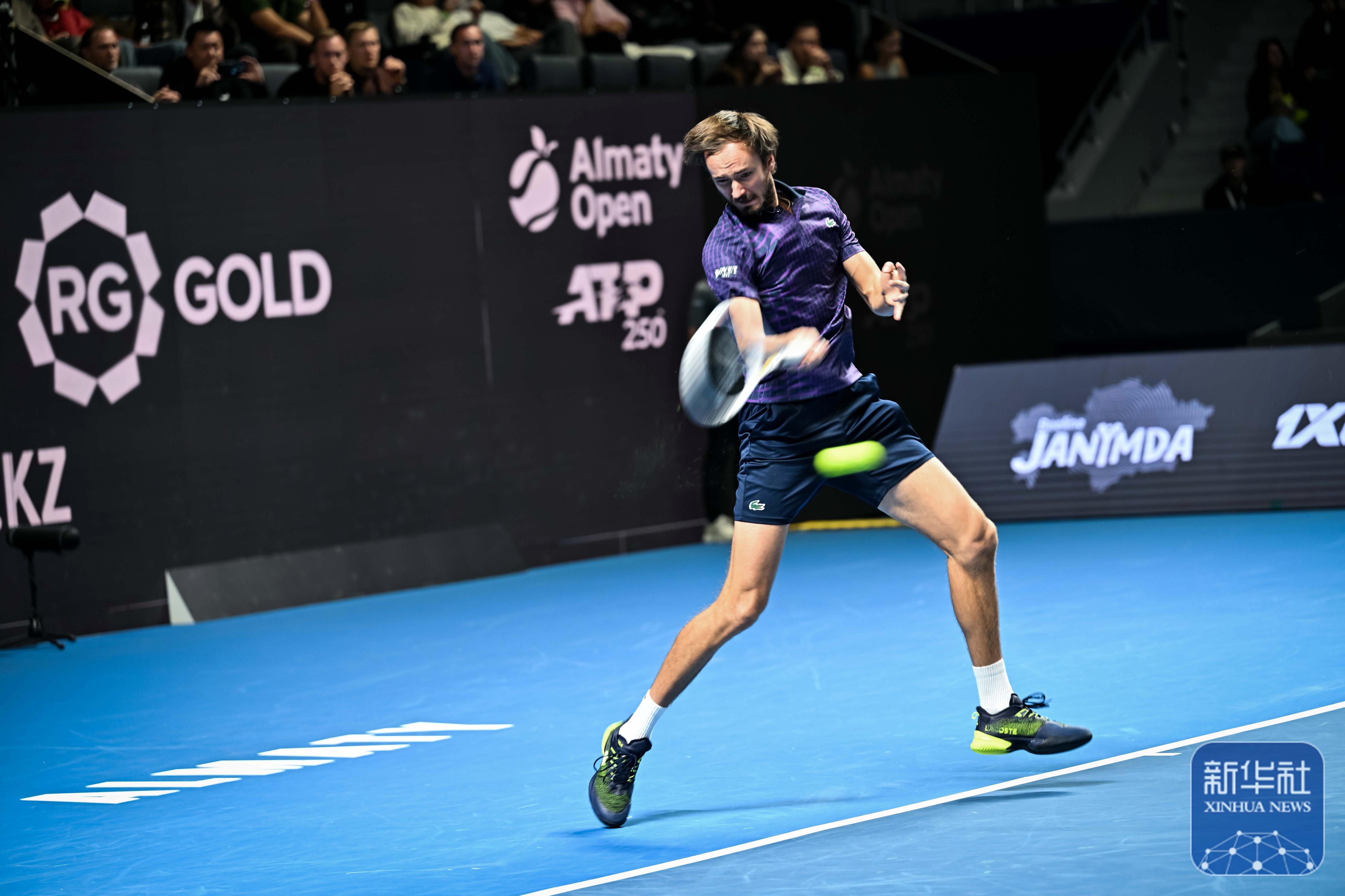 ATP总决赛鏖战蒙特卡洛大师赛，梅德韦杰夫点燃赛场