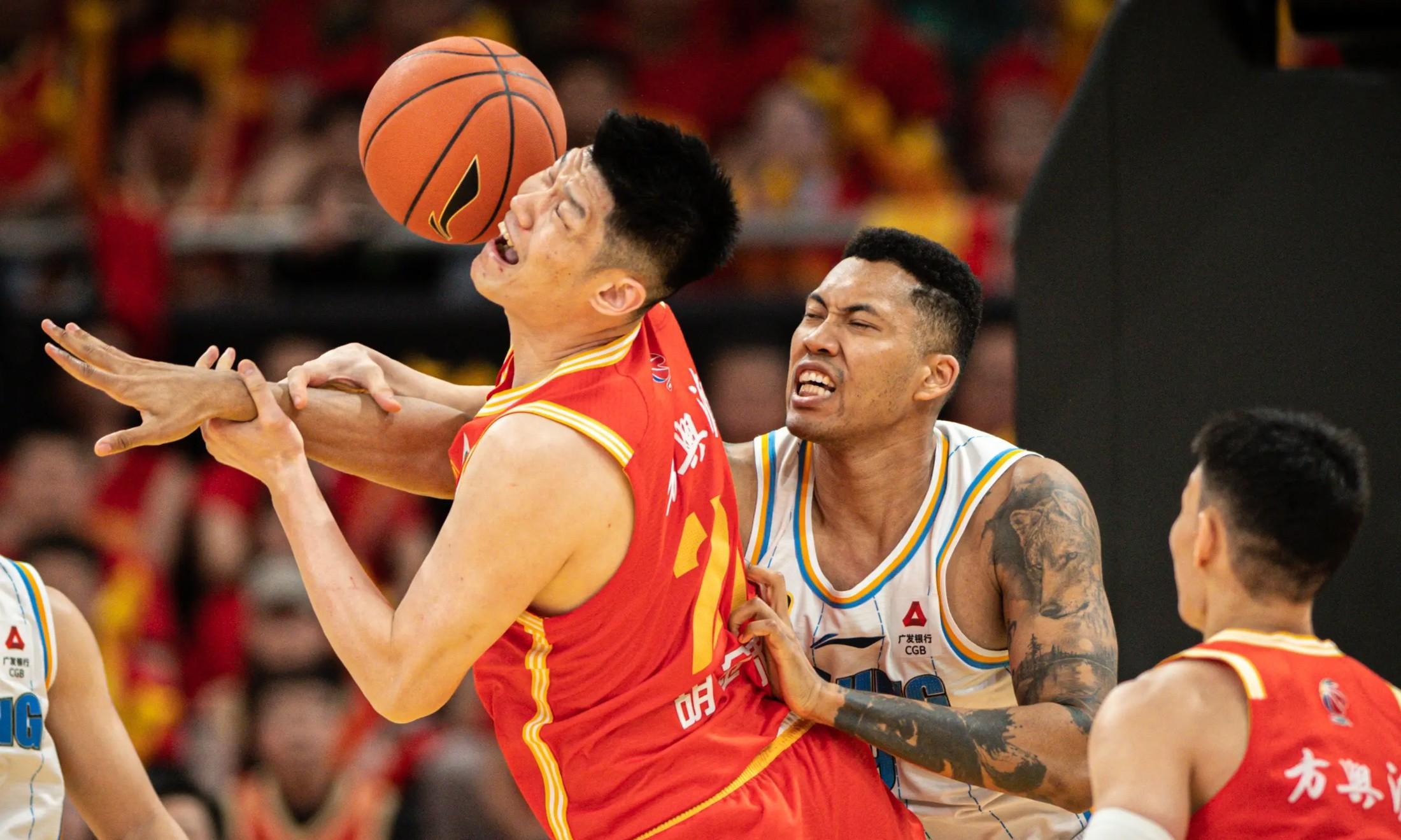 鹈鹕绝杀广东队，胡金秋惊艳四座