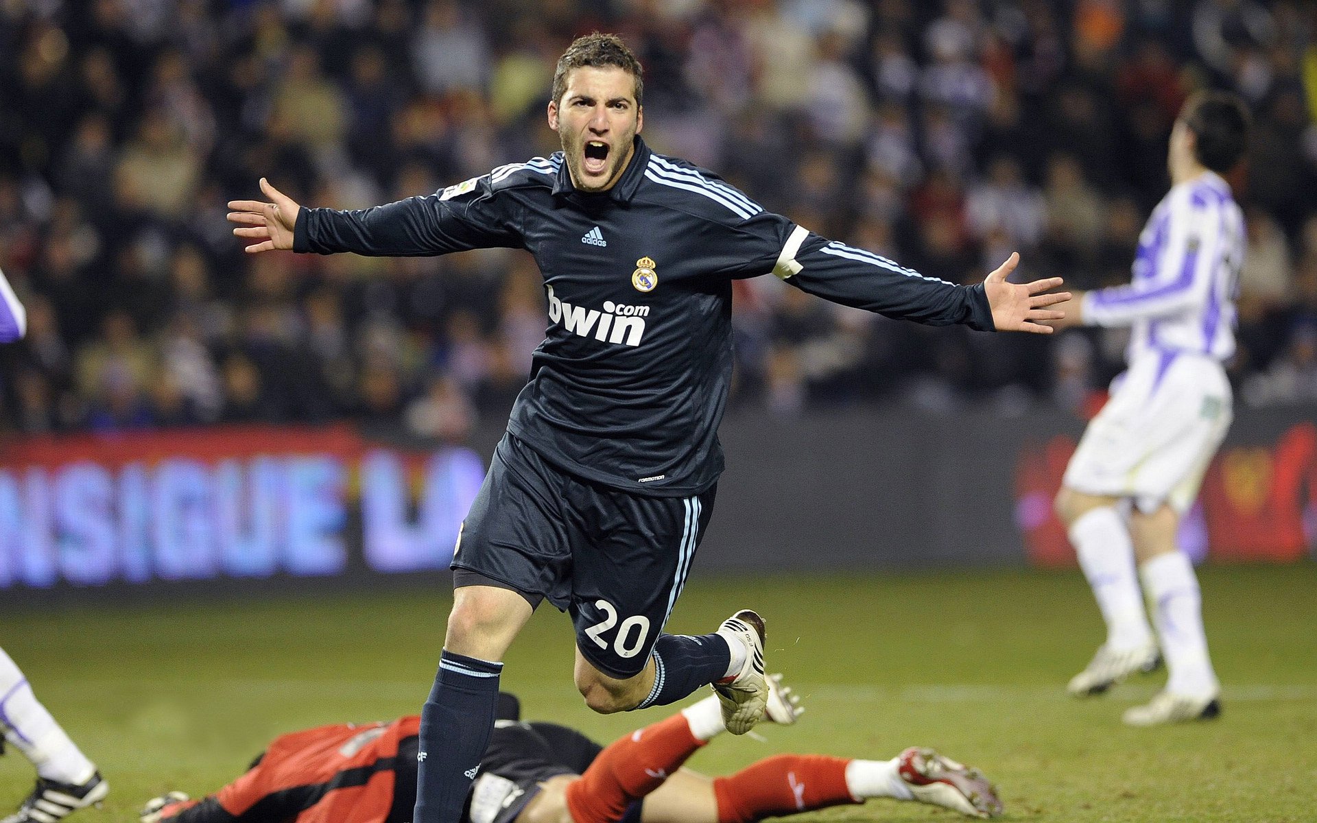 逆徒的猎场,米切尔在哈登面前完成残忍加冕